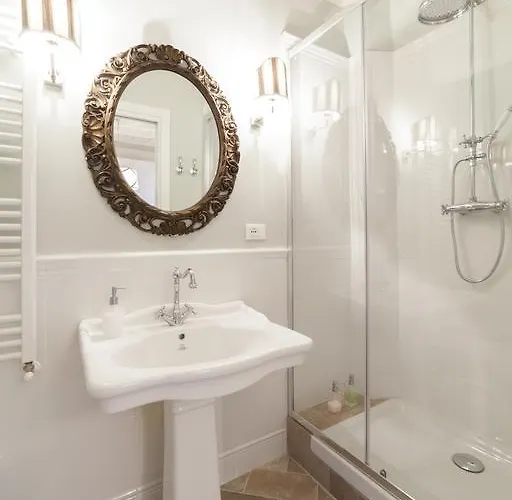 Charming Loft Near Ponte Vecchio Апартаменты *